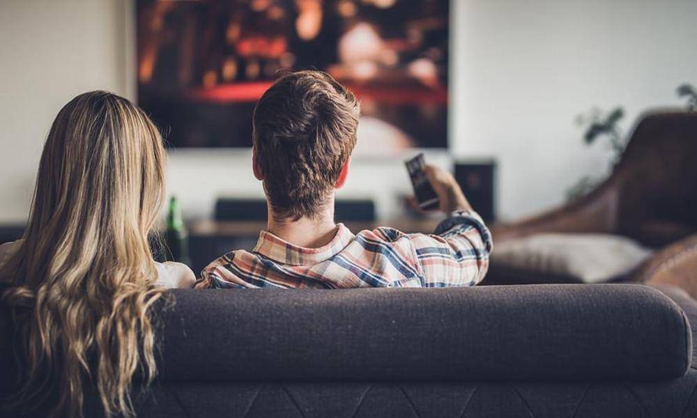 Couch-Cinema Connection: Bringing the Magic of Movies to Your Screens via Online Platforms