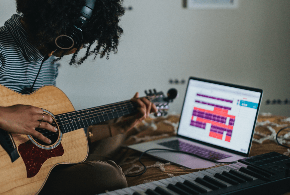 Digital Harmony: Choosing the Best Online Guitar Course for Your Musical Journey